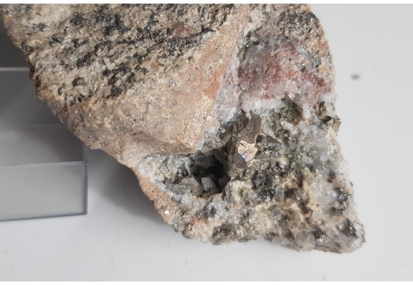 Krystaliczny arsenopiryt z Czarnowa k. Kamiennej Góry