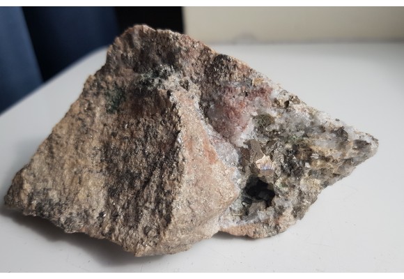 Krystaliczny arsenopiryt z Czarnowa k. Kamiennej Góry