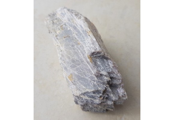 Duży okaz rzadkiego piroksenu litowego - spodumenu