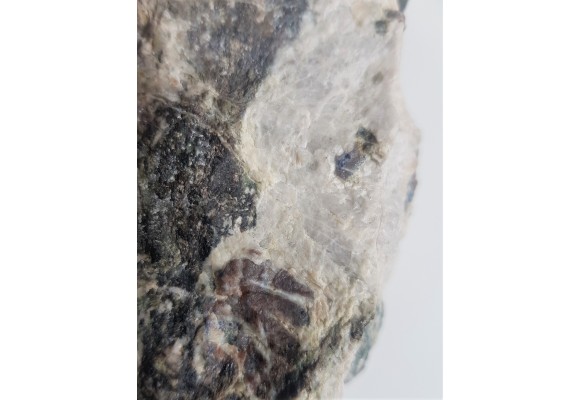 Pegmatoid z szafirem ze Złotego Stoku