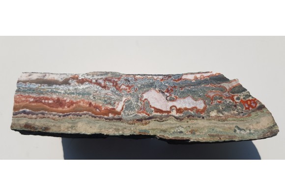 Niezwykły agat żyłowy z Borówna obficie impregnowany pirytem