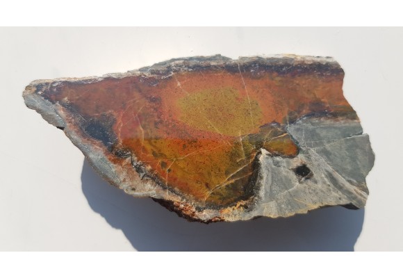 Żyła z jaspisem w trachybazalcie