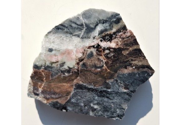 Skarn z różowym zoistytem z Łażan k. Żarowa