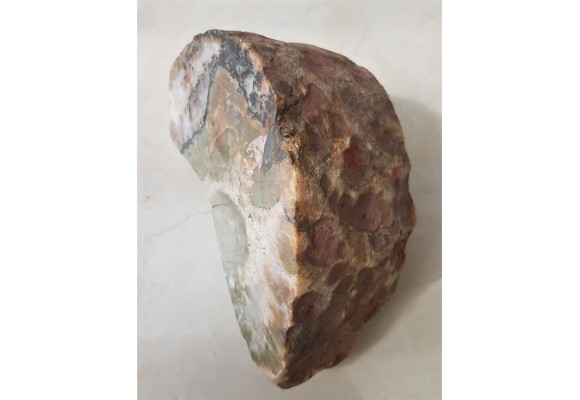 Duża konkrecja chalcedonowa z aluwiów Nysy Kłodzkiej