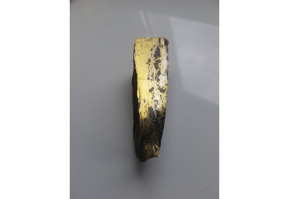 Polerowany fragment żyły kruszcowej z Miedzianki sudeckiej