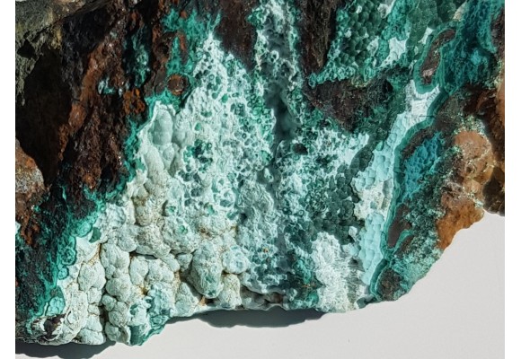 Naciekowy malachit z Miedzianki sudeckiej