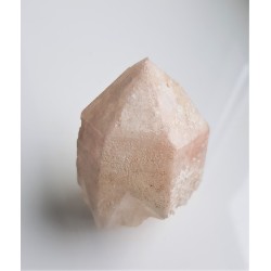 Kryształ kwarcu różowego z Izerskich Garbów