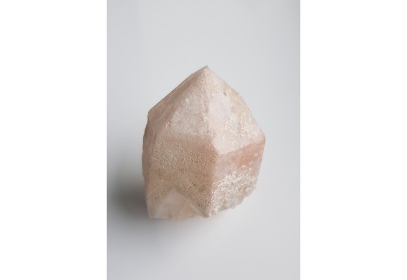 Kryształ kwarcu różowego z Izerskich Garbów