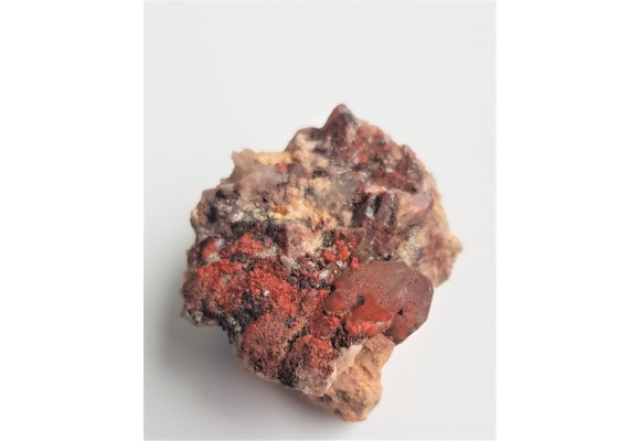 Szczotka kwarców z hematytem z okolic Jeleniej Góry