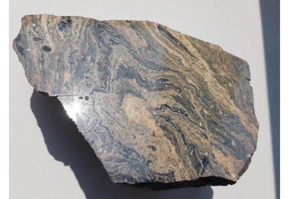 Polerowany okaz ignimbrytu z Wałbrzycha