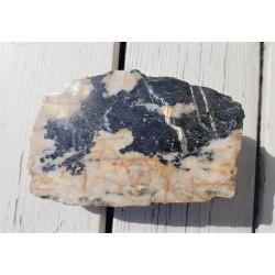 Masywne skupienie szerlu w grejzenie z Giebułtowa (Pogórze Izerskie)