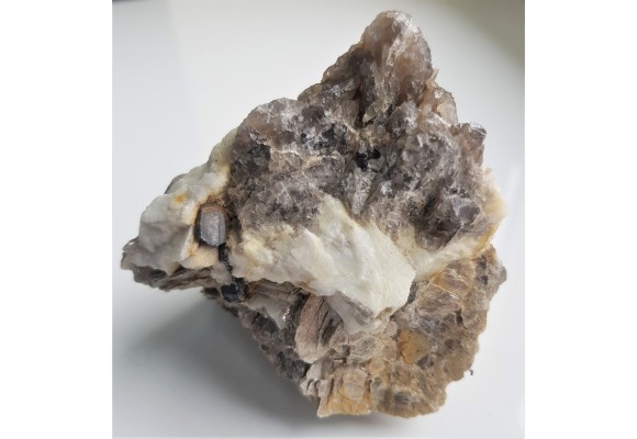 Tabliczkowaty columbit w pegmatycie z Piławy Górnej