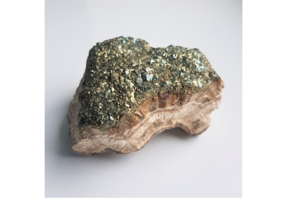 Okaz barytu pokrytego markasytem z LGOM