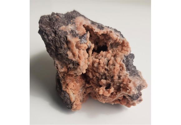 Epistilbit w pustkach melafirów z Suszyny