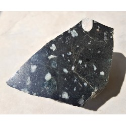 Spropilityzowana skała o teksturze porfirowej z Miedzianki