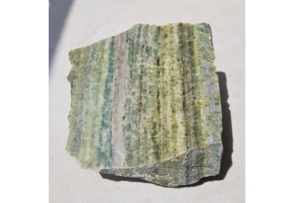 Polerowany ofikalcyt z Rędzin k. Kamiennej Góry