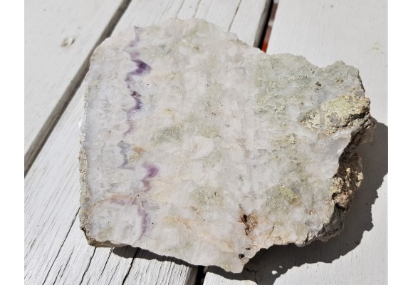 Żyła kwarcowo-ametystowa z Masywu Ślęży