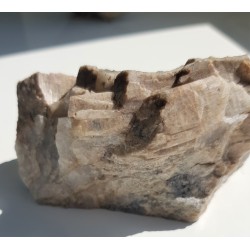 Duże kryształy diopsydu z Gromnika k. Strzelina