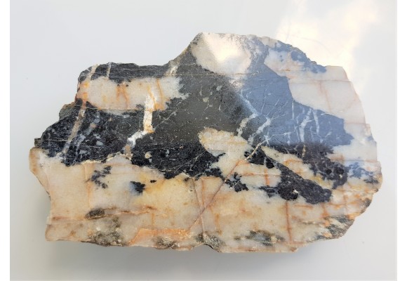 Masywne skupienie szerlu w grejzenie z Giebułtowa (Pogórze Izerskie)