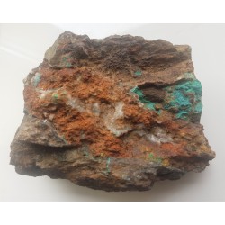 Naciekowy malachit w żyle żelaziaka brunatnego z Gór Kaczawskich