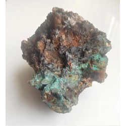 Malachit i naciekowy goethyt w żelaziaku brunatnym z Gór Kaczawskich