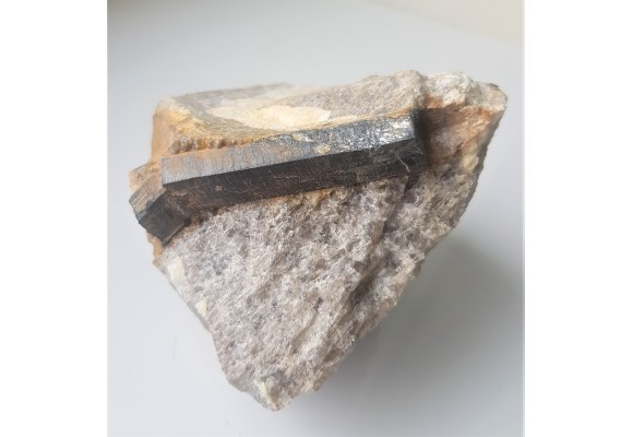 Masywny szerl z Gór Sowich