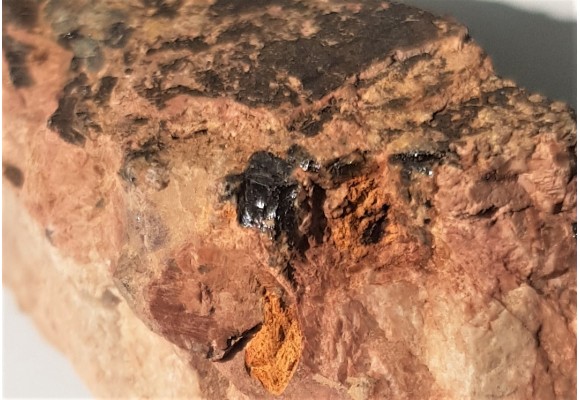 Fergusonit,monacyt oraz gadolinit ze Szklarskiej Poręby