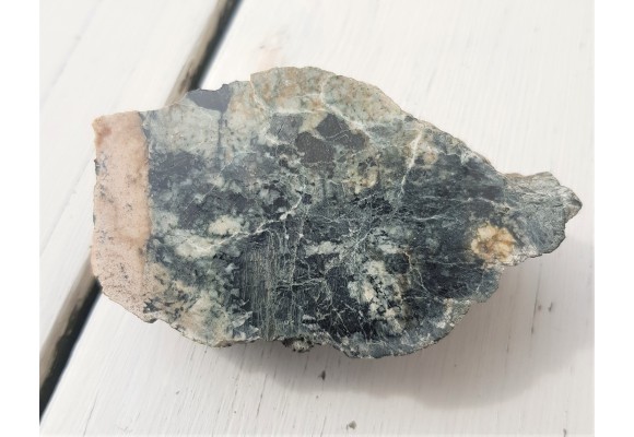 Skała z kontaktu gabra Ślęży z granitem