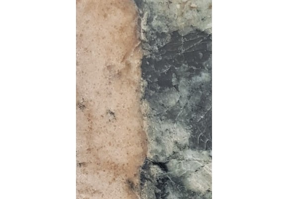 Skała z kontaktu gabra Ślęży z granitem