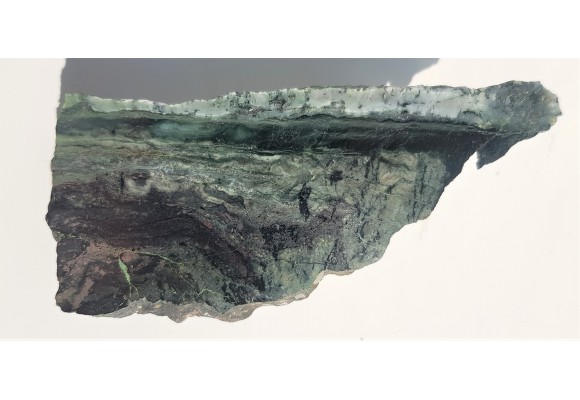 Nefryt złotostocki w skarnie magnezowym