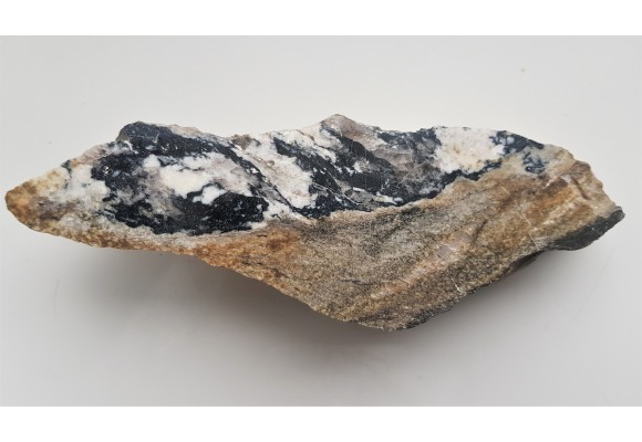 Wydzielenia z turmalinem w paragnejsach z Ciepłowodów