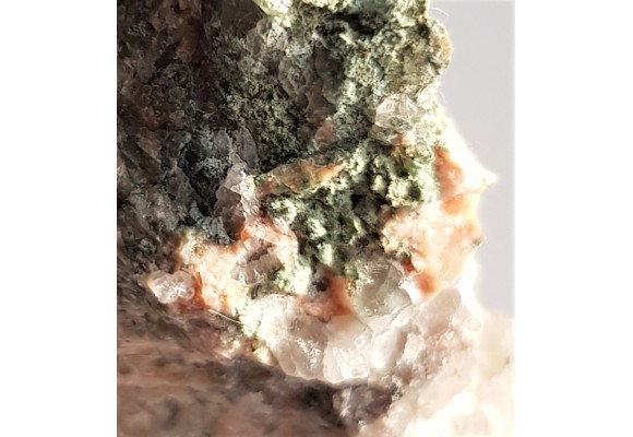 Rzadki minerał pegmatytów - pumpellyit