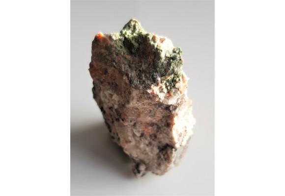 Rzadki minerał pegmatytów - pumpellyit