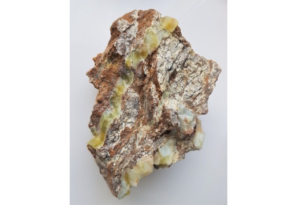 Żółtozielony opal w serpentynicie ze Szklar