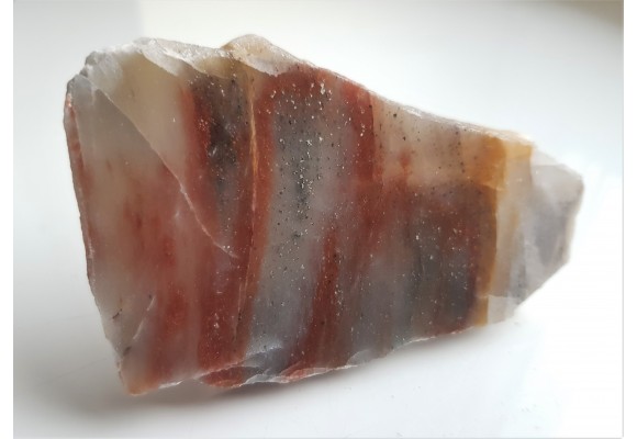 Płytka ozdobnego kwarcytu z wrostkami pirytu z Jegłowej