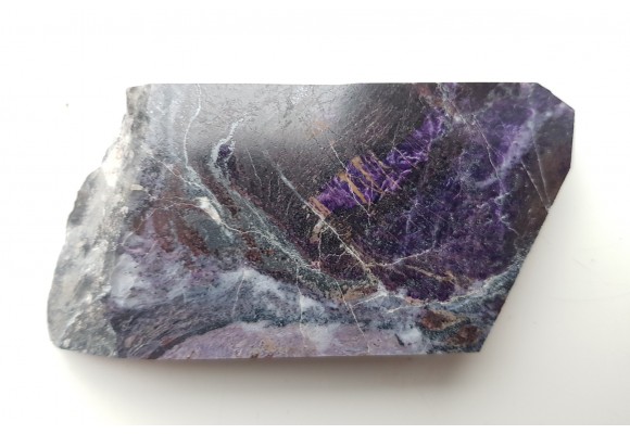 Unikatowy surowiec ozdobny - violan z doliny Aosty (Włochy)