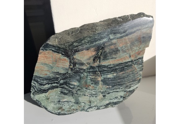 Wyjątkowa skała wapniowo-krzemianowa z Kowar