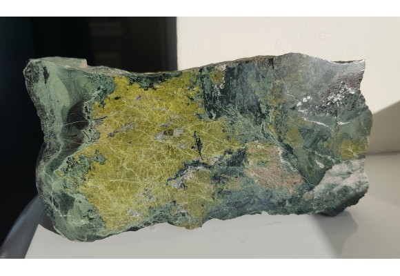 Ozdobny skarn z epidotem i pirytem z Kowar