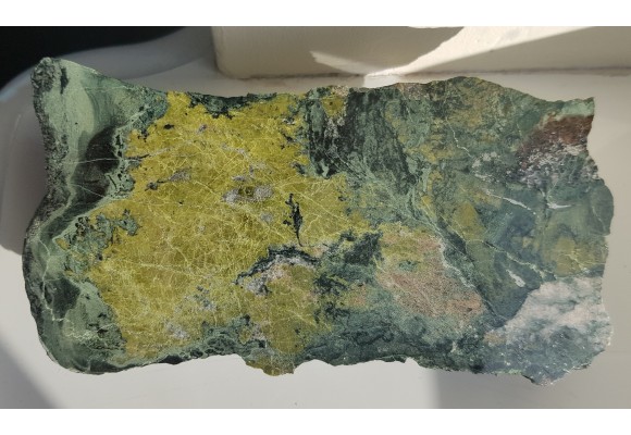 Ozdobny skarn z epidotem i pirytem z Kowar