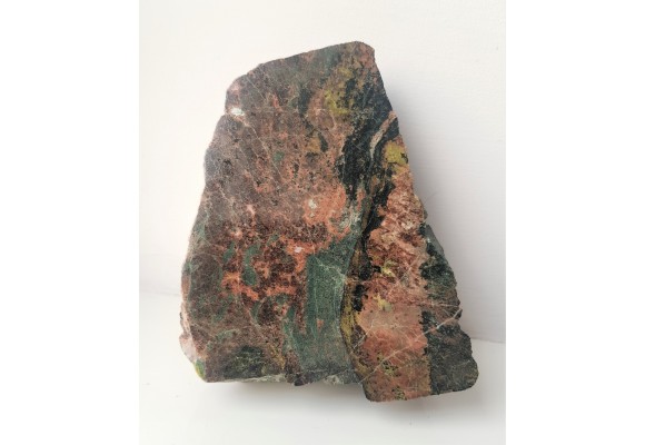 Okaz skarnu granatowo-epidotowego z Kowar