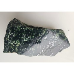 Okaz przeświecającego ofitu z Tąpadeł