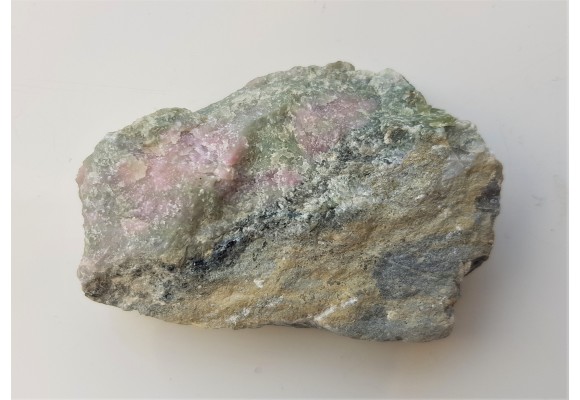 Zoisyt w skarnie magnezowym z Łażan k. Żarowa