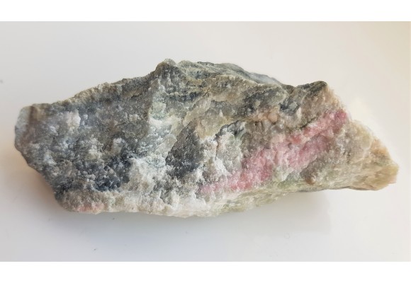 Zoisyt w skarnie magnezowym z Łażan k. Żarowa