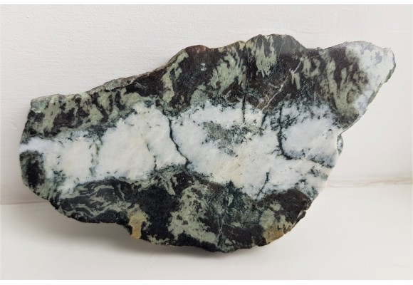 Ozdobny amfibolit ze złoża w Złotym Stoku