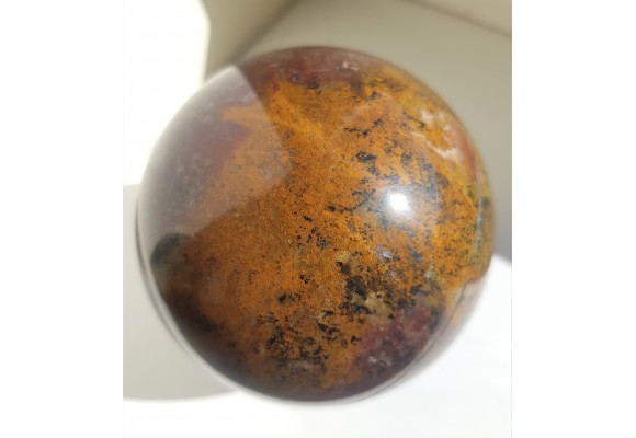 Kula polerowana z jaspisu z Sudetów (Stare Bogaczowice)