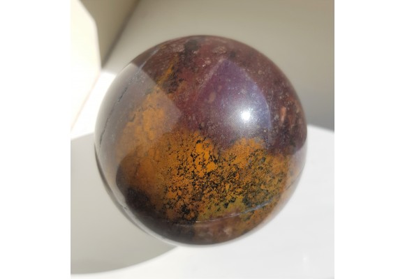 Kula polerowana z jaspisu z Sudetów (Stare Bogaczowice)