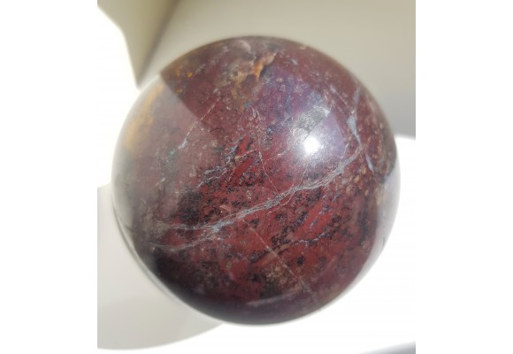 Kula polerowana z jaspisu z Sudetów (Stare Bogaczowice)