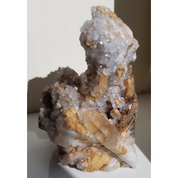 Piękna druza kwarcowo-kalcytowa w dolomicie ze Sławniowic