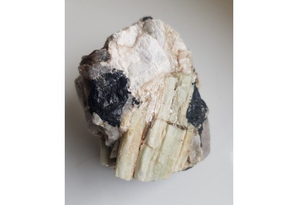 Piękny zrost kryształów berylu - "słońce berylowe"