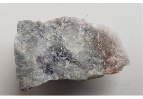 Spinele w marmurze z Łażan k. Żarowa